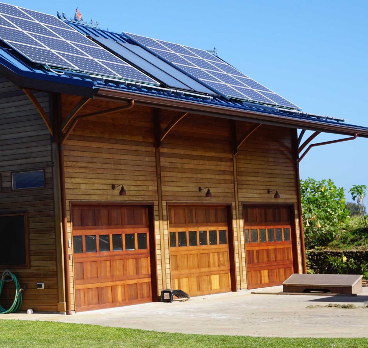 hardwood_garage_doors_03